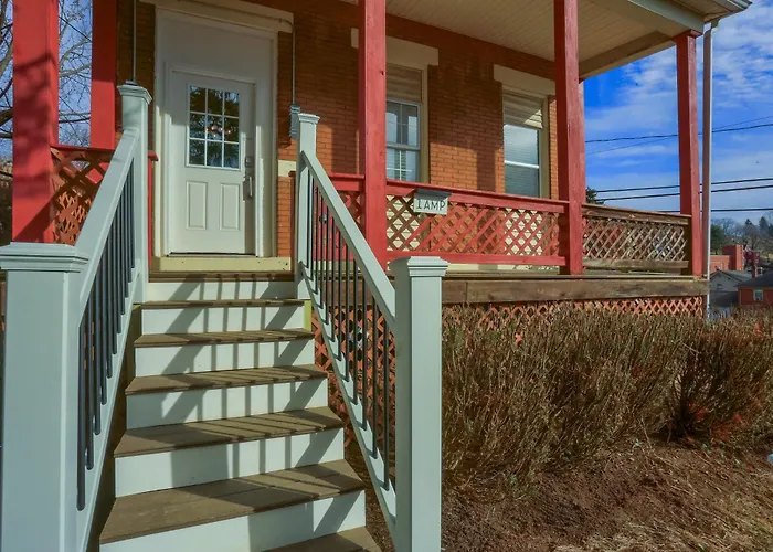 Apartment Spacious And Modern Three Bedroom In With Parking
